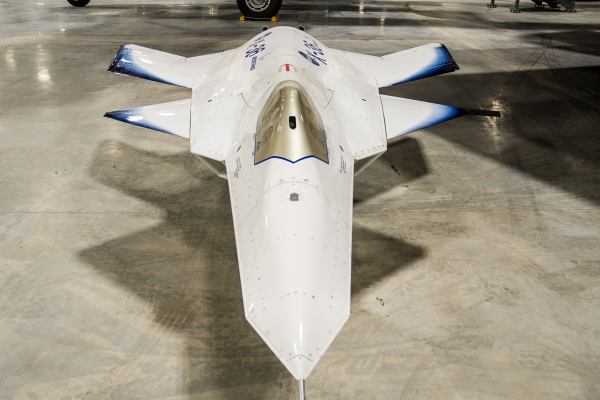 x-36 将用来研讨战斗机隐身规划与飞翔敏捷性的合作,及其对其它功能的